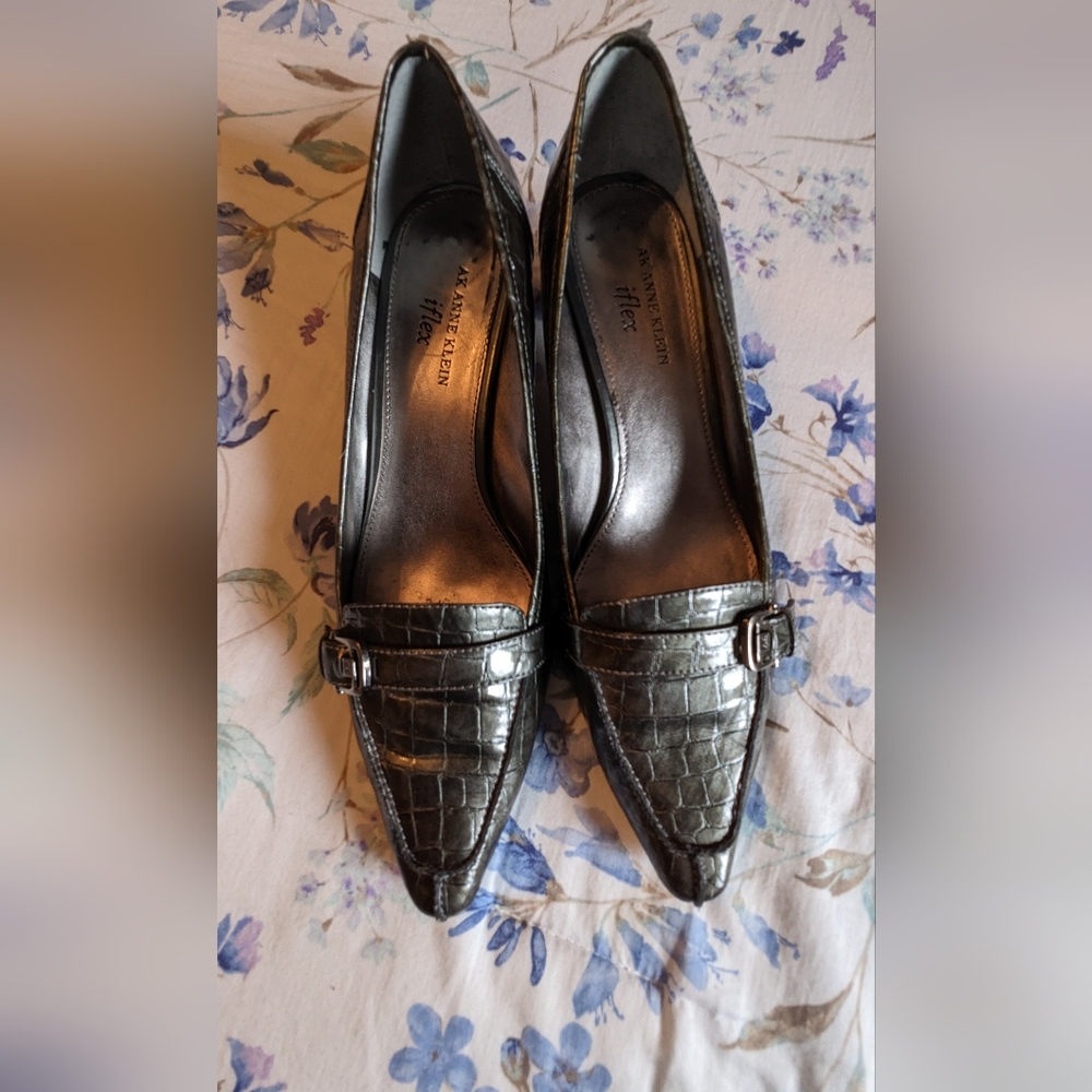 Anne Klein women's pumps